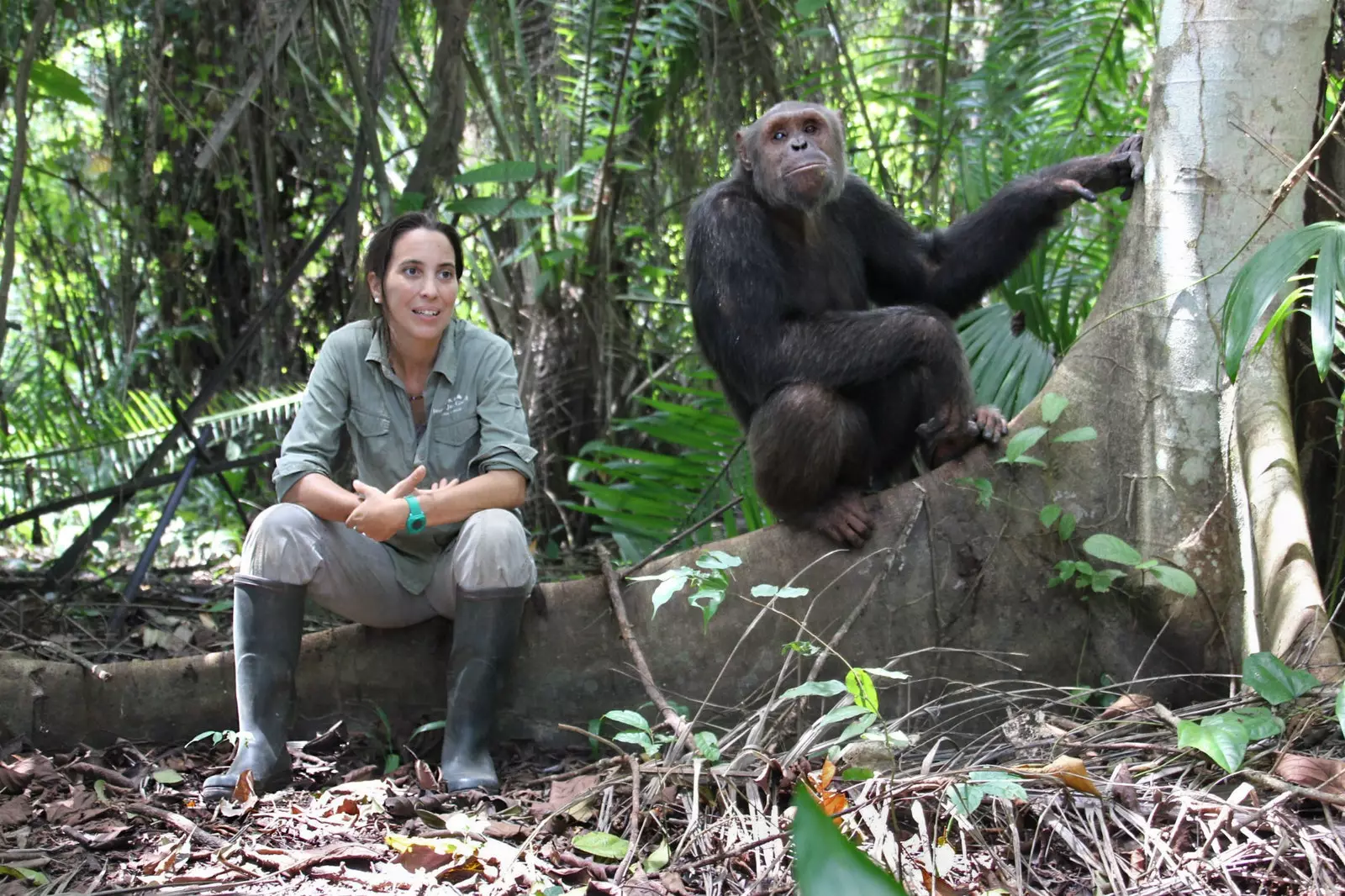 Kefan in the Tchibeb jungle with Rebeca.