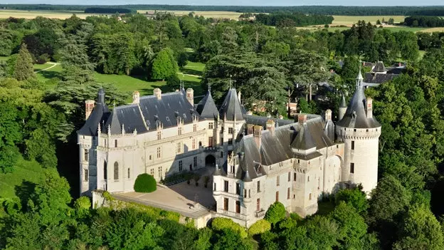 Cabourg dhe Chaumont-sur-Loire: dy qytete franceze për të ikur përgjithmonë