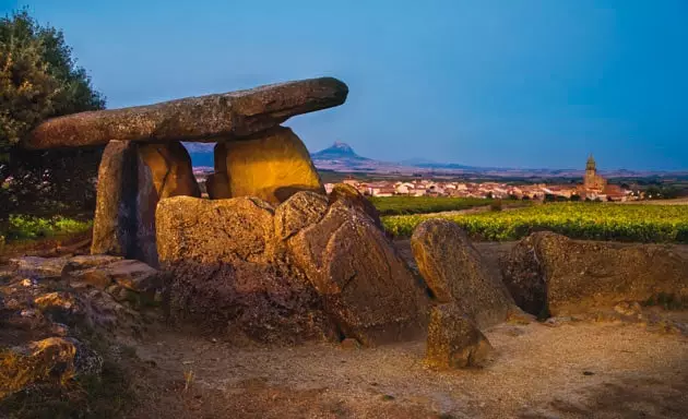 Uchawi Dolmen huko Álava