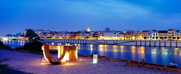 Skyline of Seville always associated with the Guadalquivir.