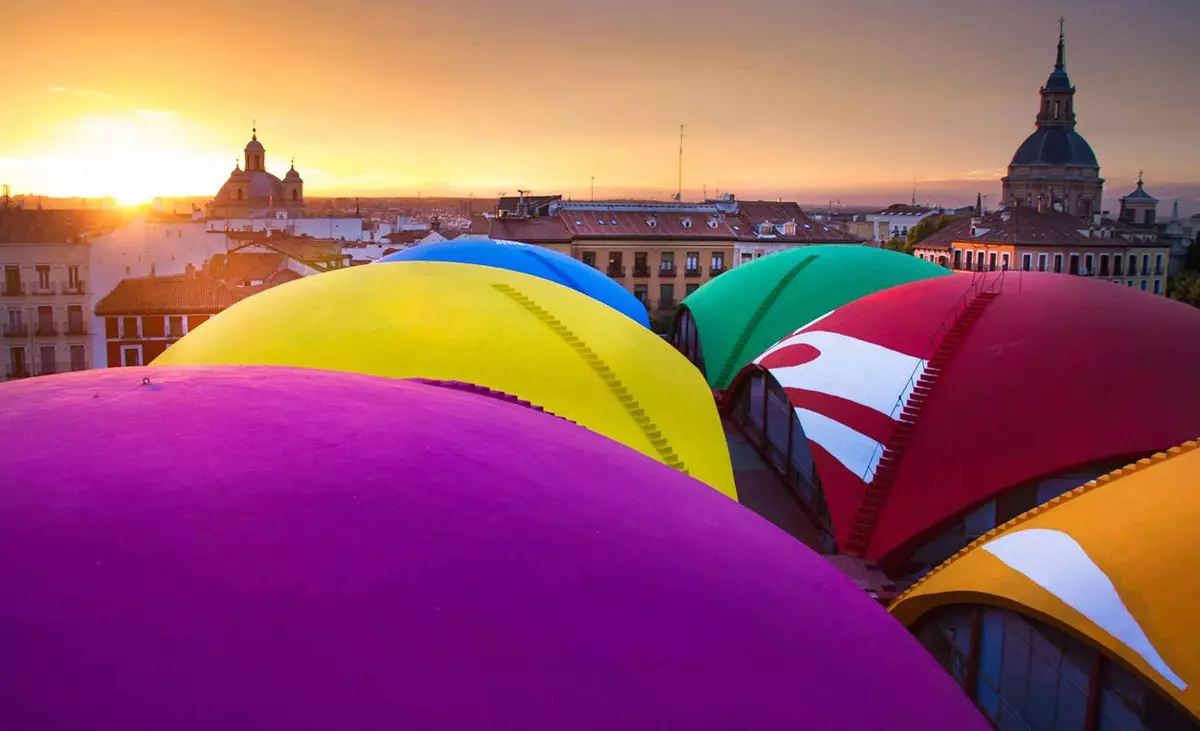 Preencha a vida com cor. Mercado da Cevada em Madrid