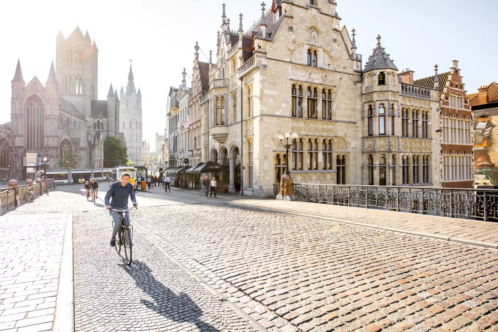 ciclista na Flandres