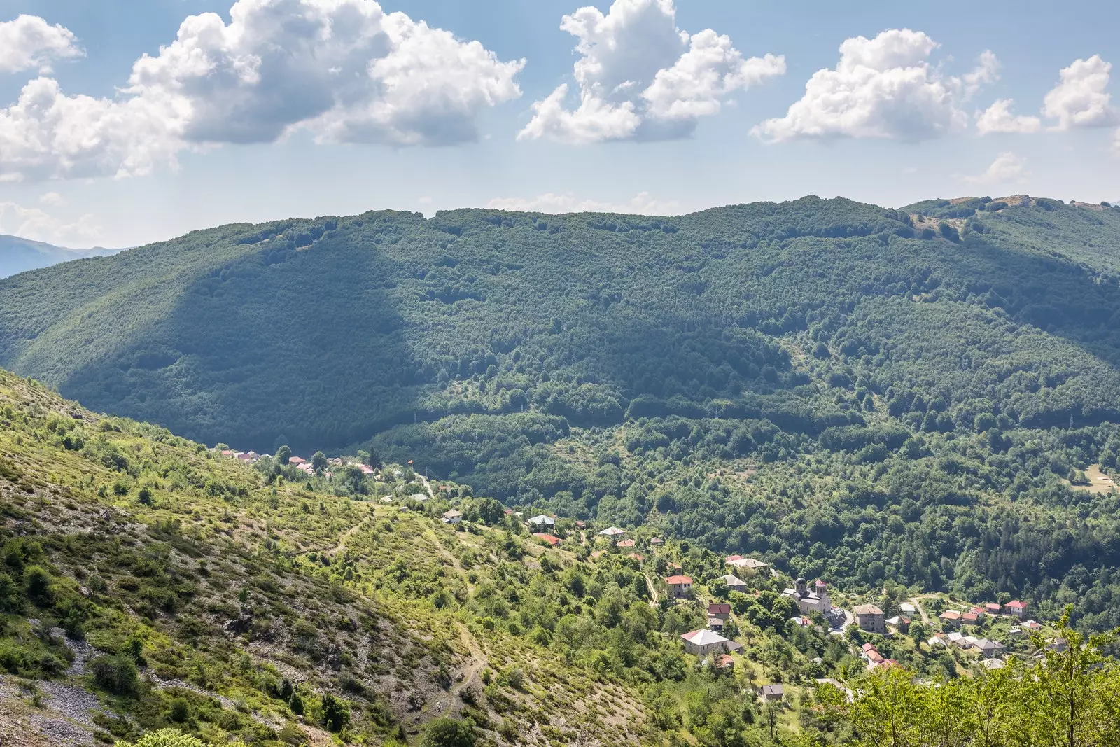 Mavrovo atrofida piyoda yurish yo'llari