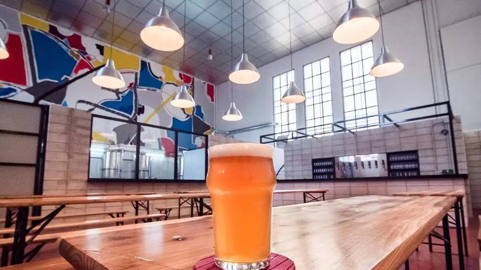 Cervezas Río Azul: den neie fashionable Taproom zu Sevilla