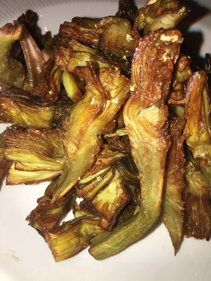 Carciofi di tudela fritti con scorza di lime