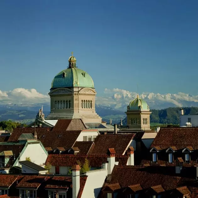 Pemandangan dari Hotel Schweizerhof di Bern