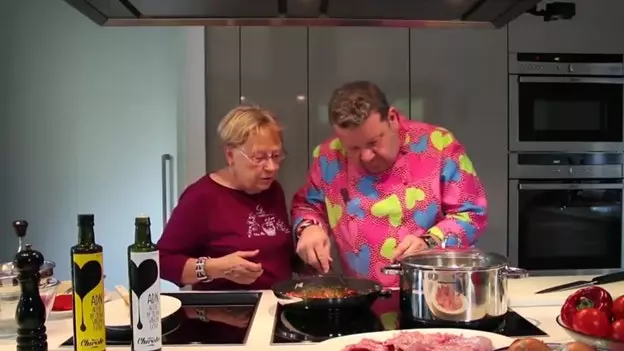 Fenomen youtuberjev vdira v gastronomijo