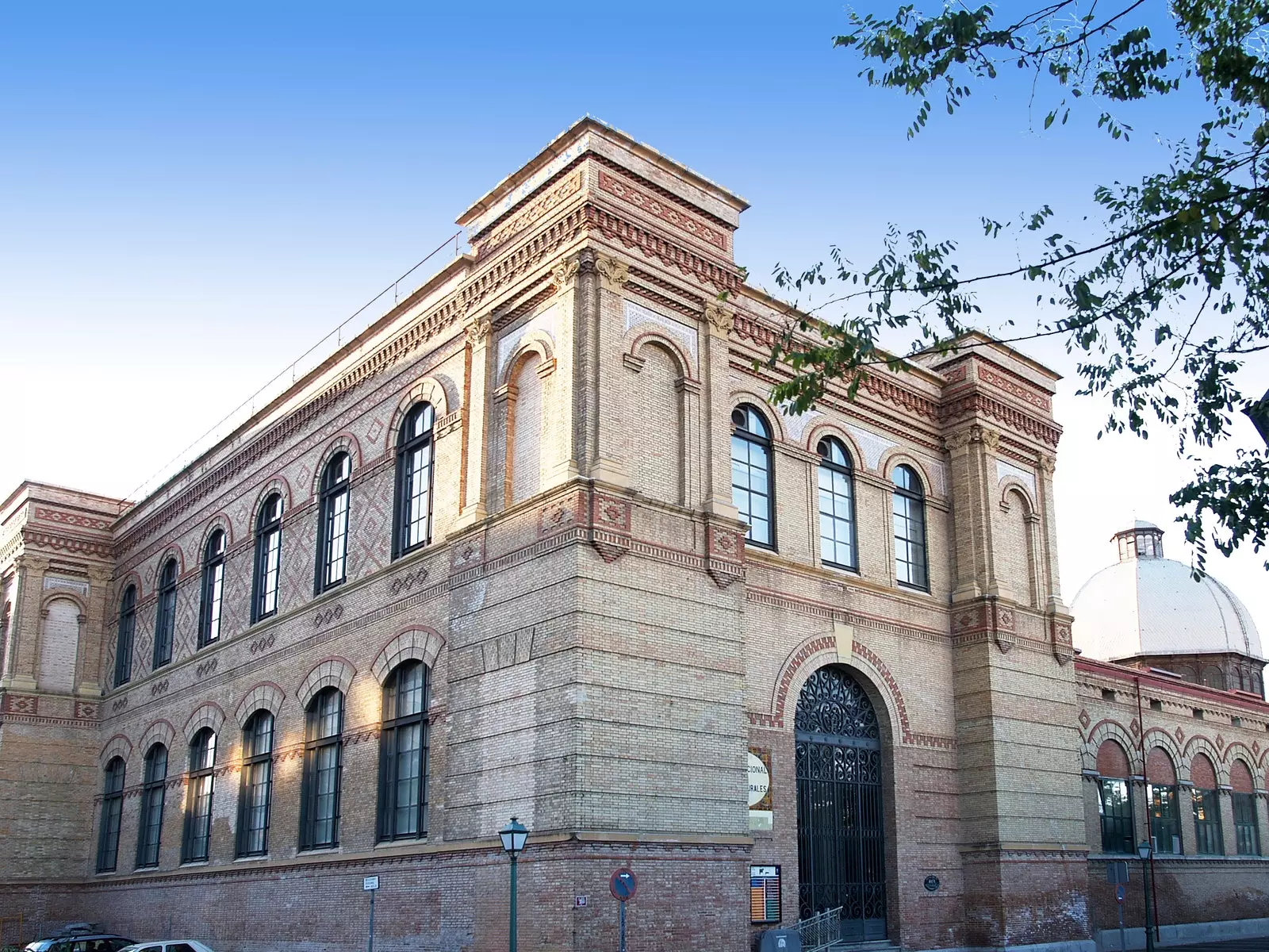 Gevel van het Museum voor Natuurwetenschappen in Madrid.