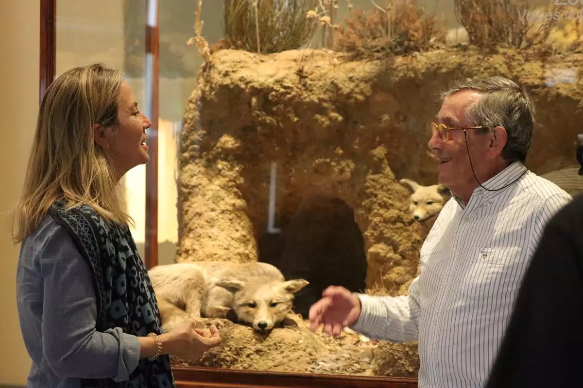 Miguel Delibes de Castro și Odile Rodríguez de la Fuente la Muzeul de Științe ale Naturii din Madrid.