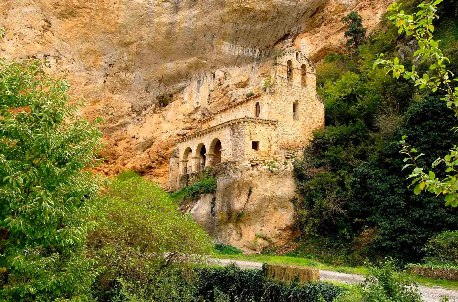 Το γραφικό ερημητήριο της Virgen de la Hoz στο Frías