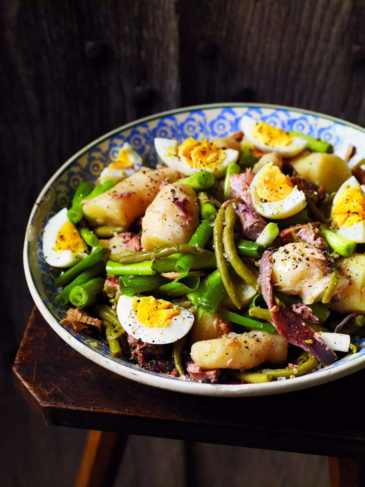 Receita de salada de atum e batata Perry de Aaron Bertelsen.