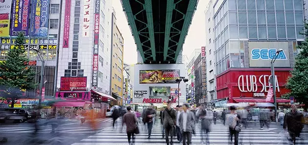 Akihabara հալյուցինացիա մանգա և նեոն