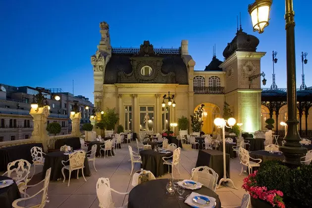 Die Terrasse des Casinos eine Station auf dem Weg zum Himmel