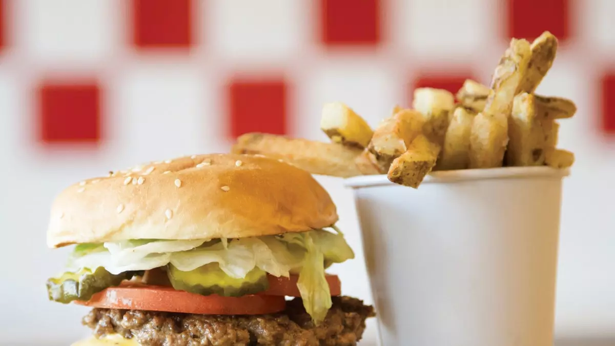 Five Guys: "Hamburgeri më i mirë" mbërrin në Madrid