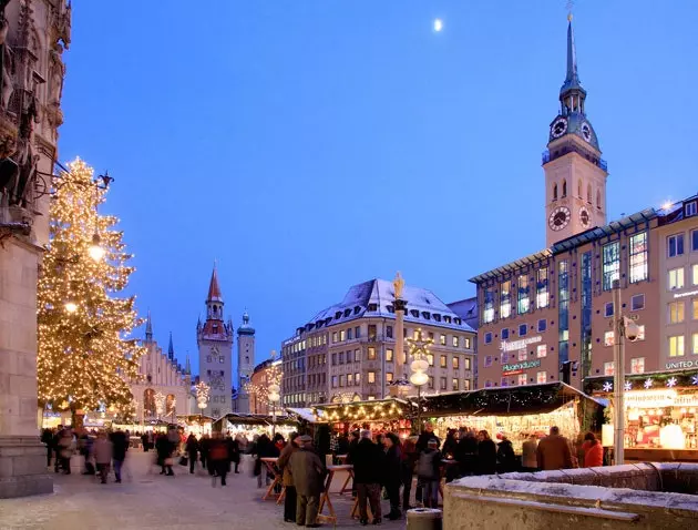 Marienplatz flea market