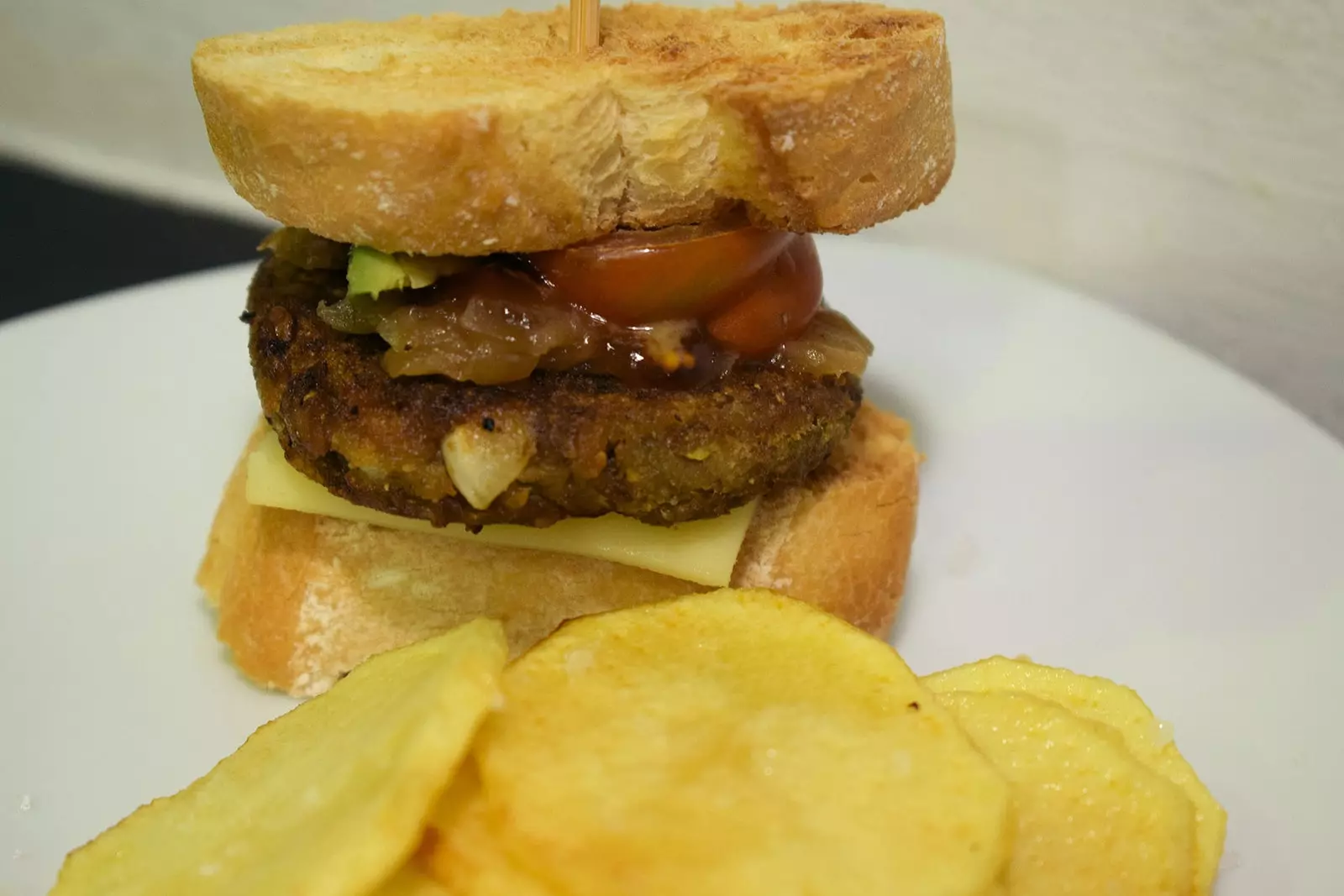 O novo cão vegetariano hooligan para os amantes da cozinha da vovó