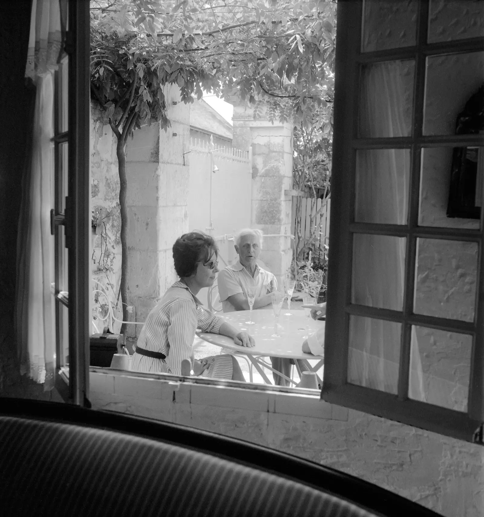 Dorothea Tanning und Max Ernst in ihrem Haus in Südfrankreich