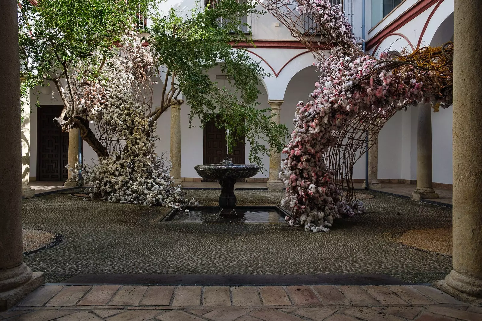 'Spannend' de bloemeninstallatie die een revolutie teweegbrengt in Córdoba