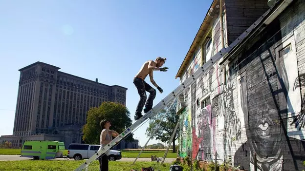 Šest načrtov (z ljudmi) v mestu duhov Detroit