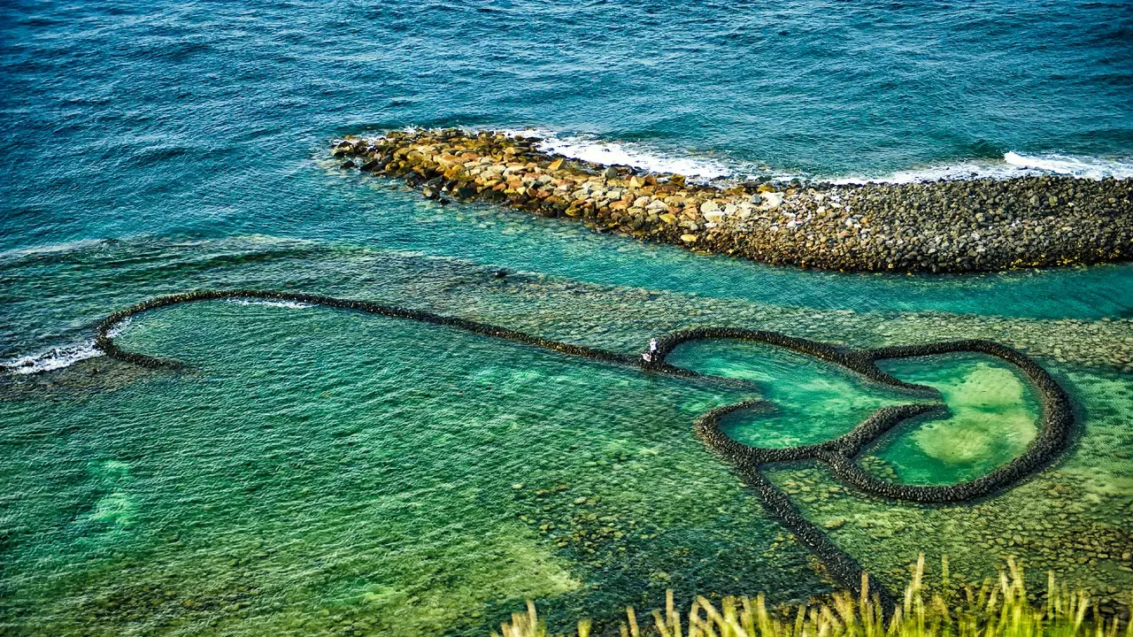 Penghu: de mooiste baai ter wereld heeft de vorm van een (dubbel) hart