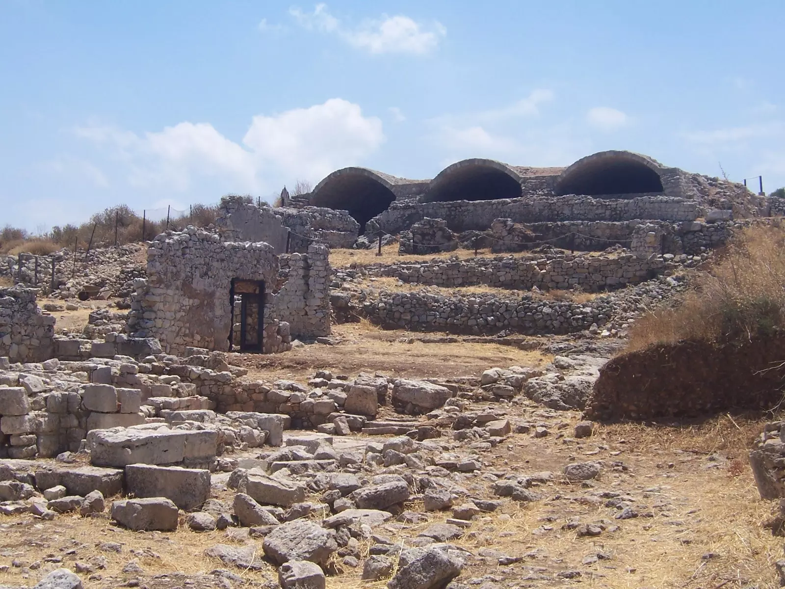 Apteradakı Roma hamamları və sarnıçları