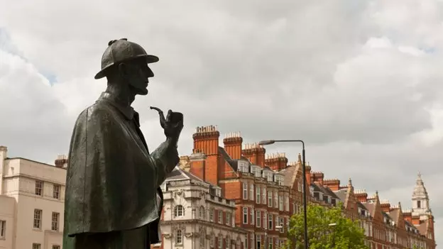 Elemental Schicksal, léif Reesender: d'Szenen vum Sherlock Holmes