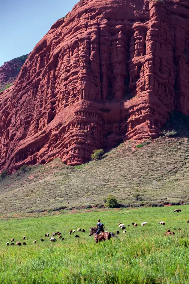 The boys become great riders of the steppe