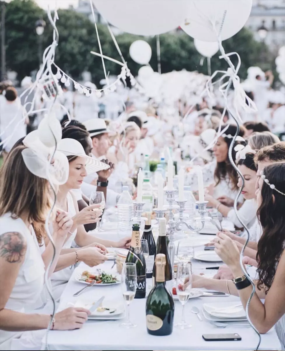 Diner en Blanc