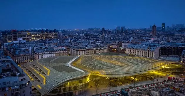 Paryż otwiera swoje centrum miasta i pokazuje je w timelapse