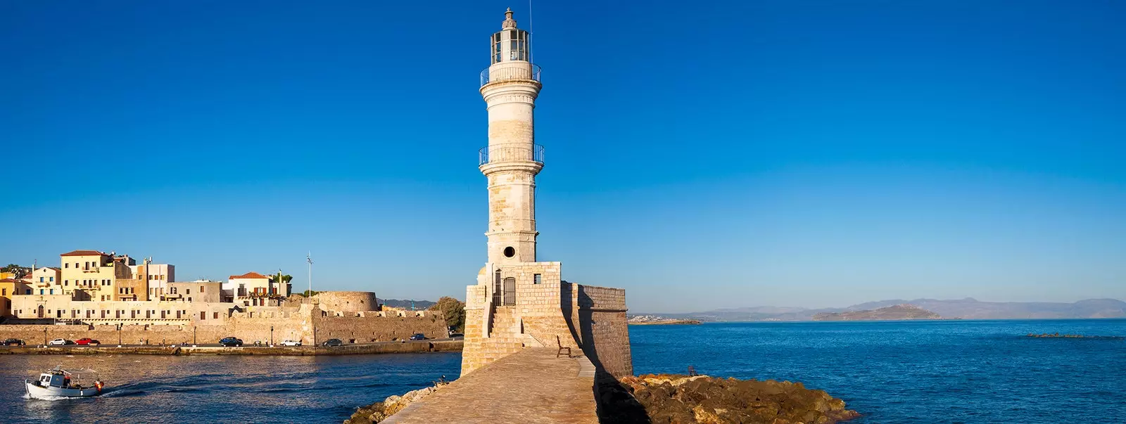 Tiomáint tríd an Chréit bealach thuaidh idir Balos agus Heraklion