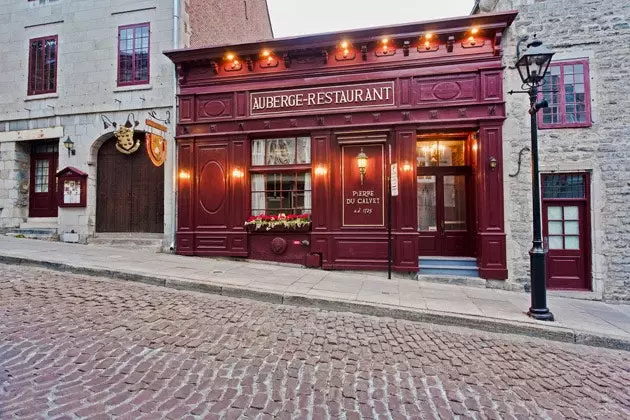 La Maison Pierre du Calvet a casa mais antiga de Montreal