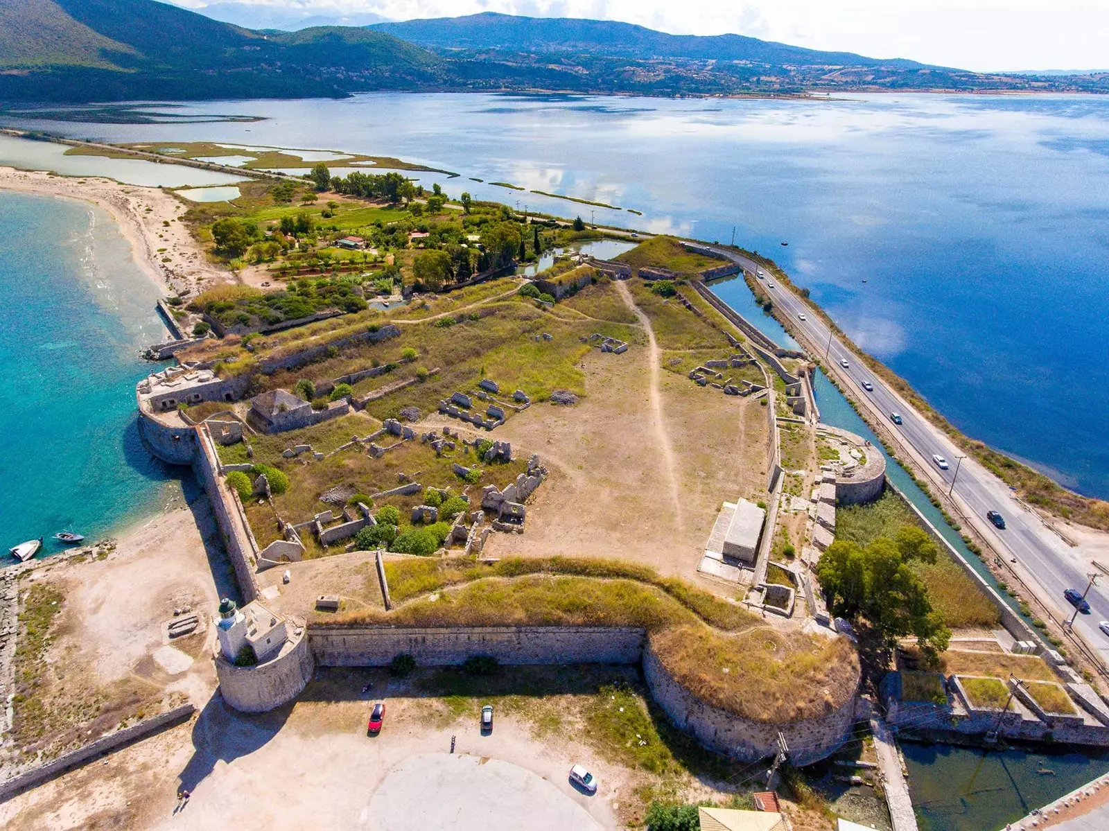 Flygfoto över fästningen Santa Maura Lefkada