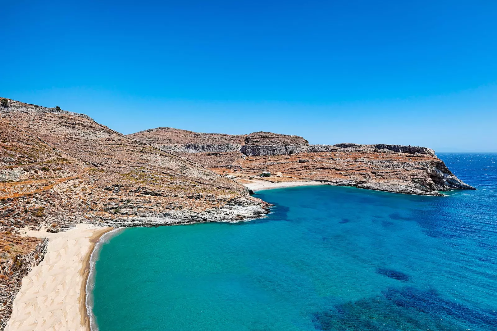 Psili Ammos déi meescht ofgeséchert Plage vun Naxos