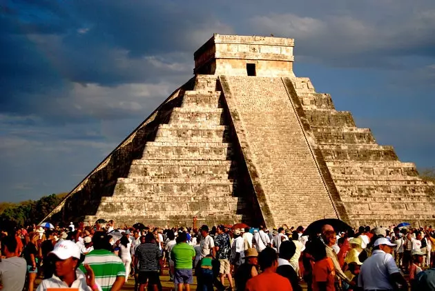 Pyramide Chichen Itz Tagundnachtgleiche