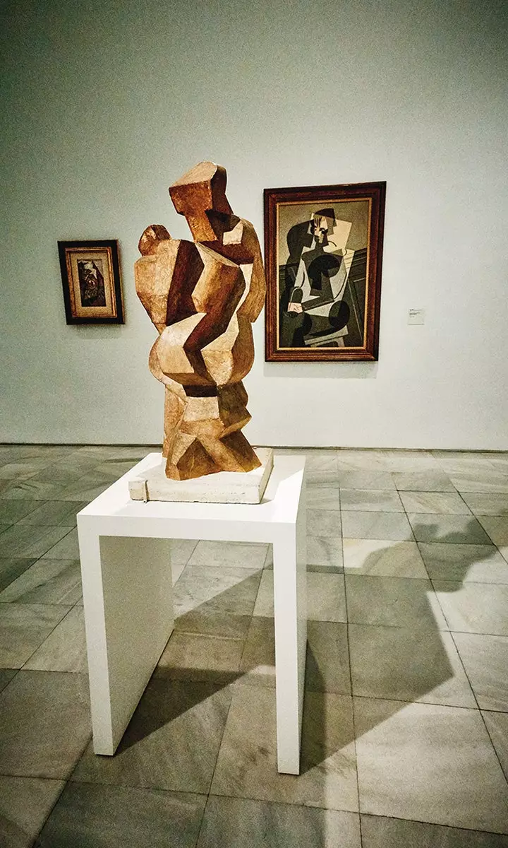 Reina Sofía에서 Jacques Lipchitz의 조각