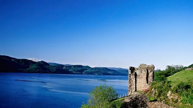 Loch Ness'in canavarı zaten var... (Filmden)