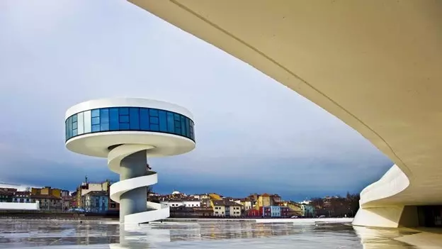 Brad Pitt, Woody Allen en NIEMEYER