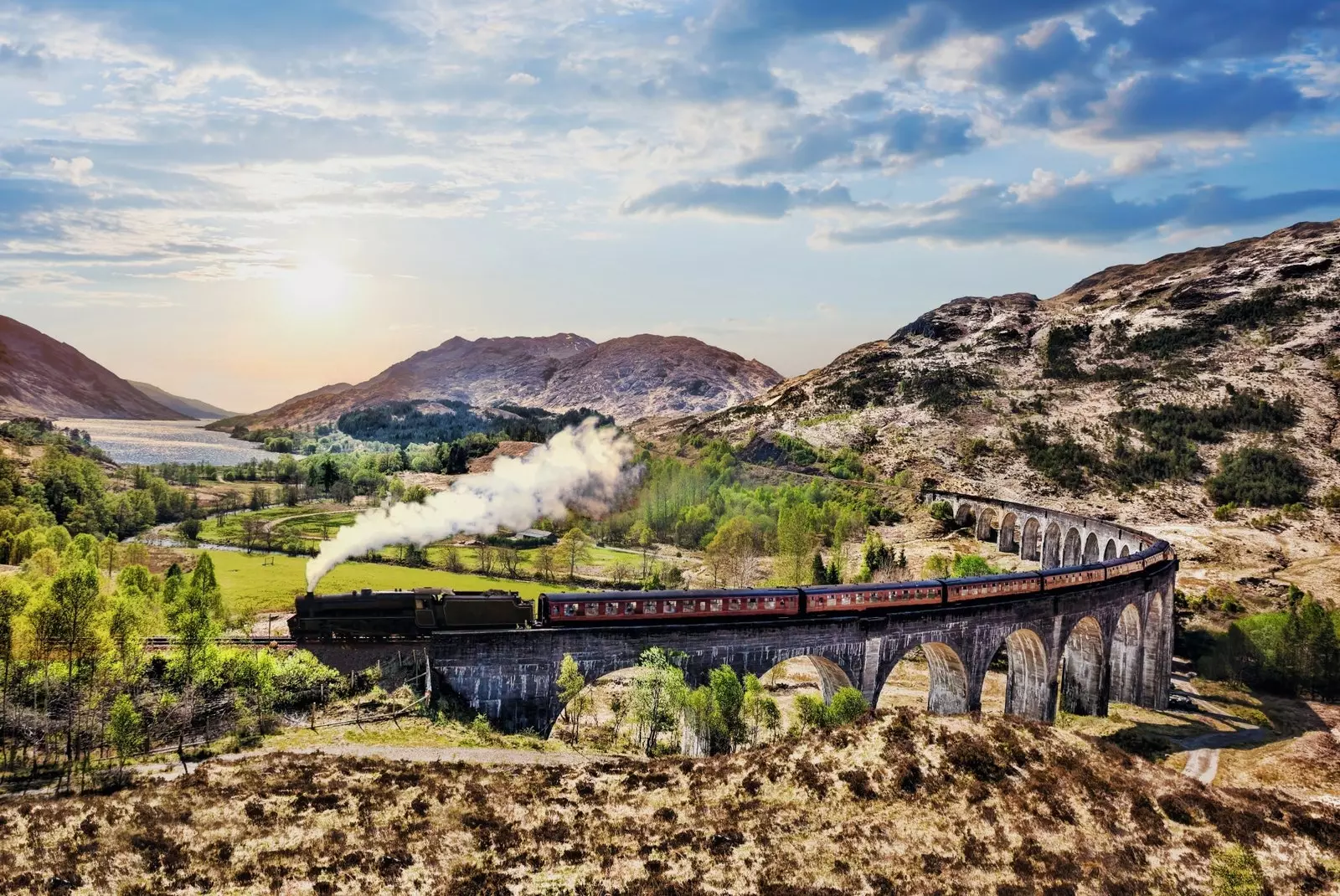 'I treni del mondo' il libro che raccoglie 20 viaggi per viaggiatori.