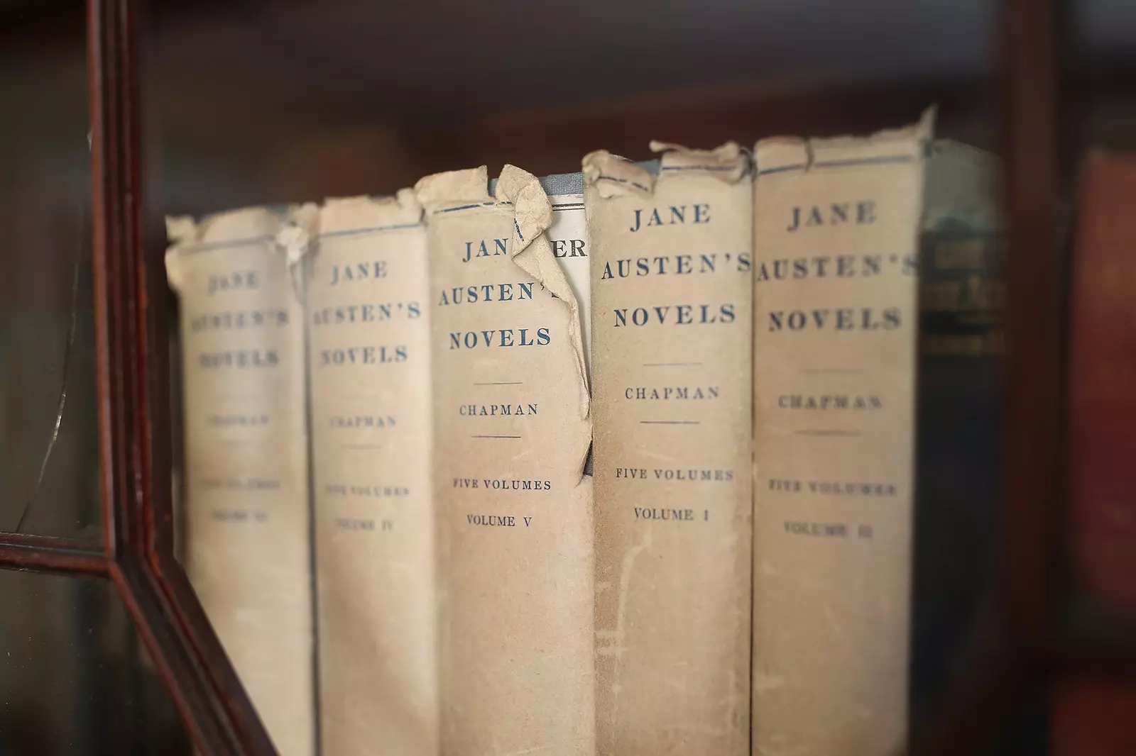 Tani mund të vizitoni bibliotekën e Jane Austen nga shtëpia 23004_7