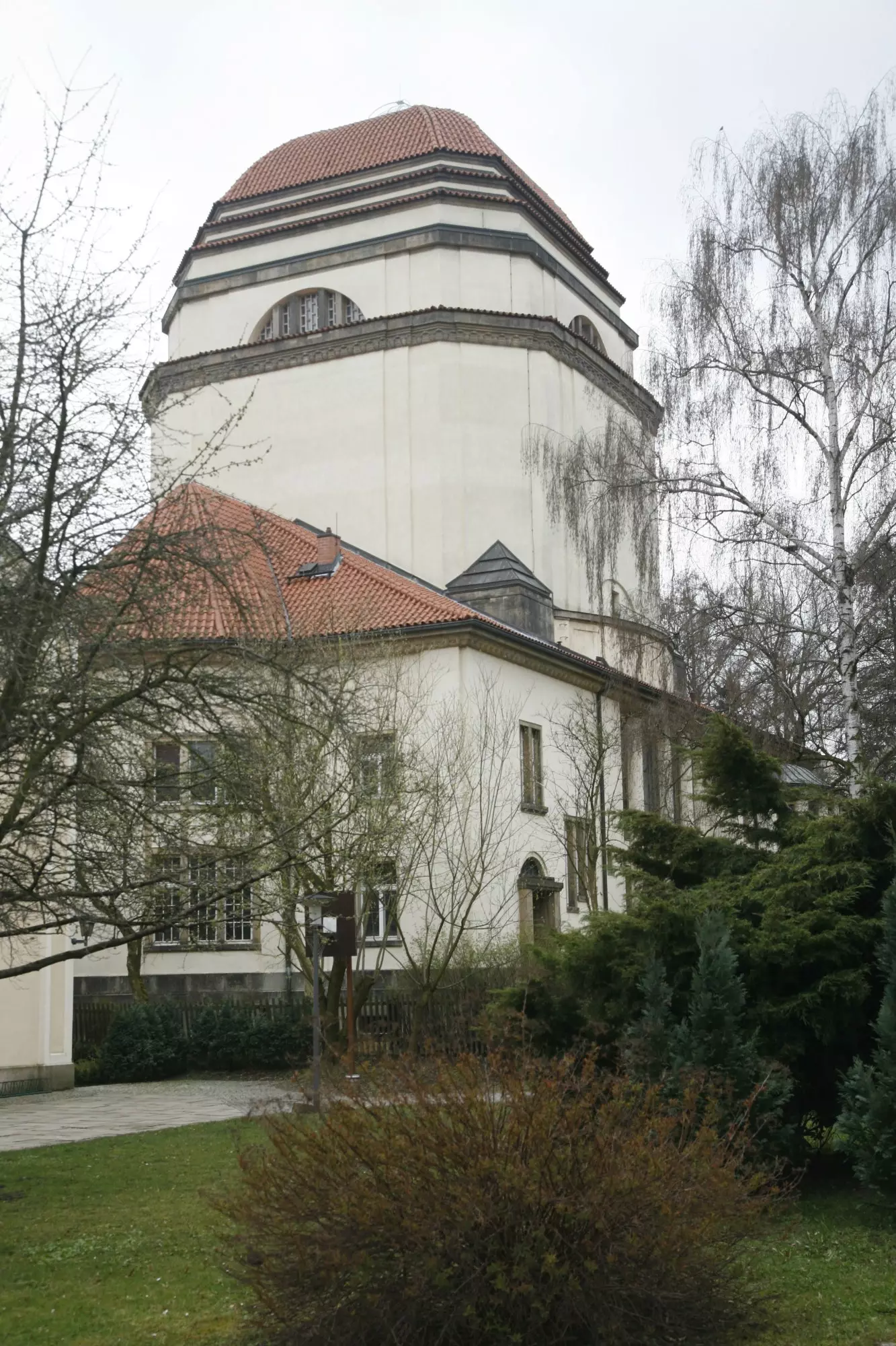 Secesyjna synagoga w Zgorzelcu, polskim mieście przyłączonym do Görlitz.