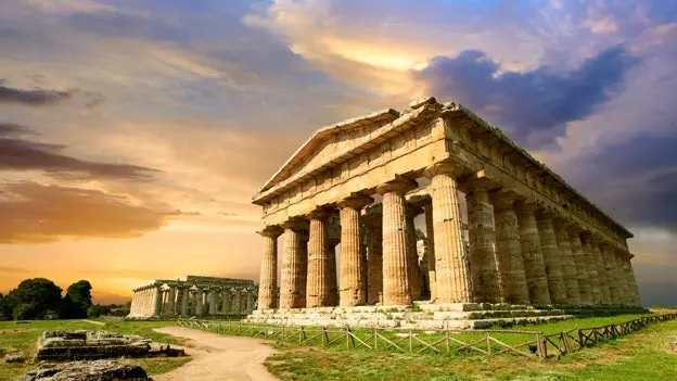 Rome-Paestum an der Stroossefilm Versioun