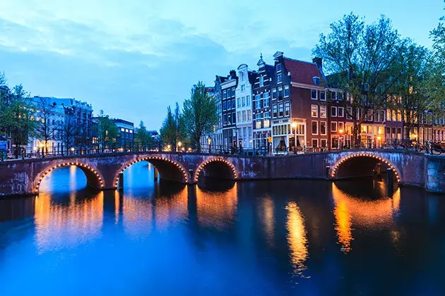 Kế hoạch ban đầu để chinh phục Amsterdam