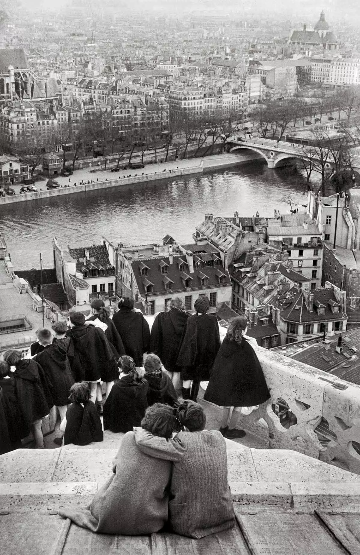 Paris từ tháp NotreDame của Henri CartierBresson