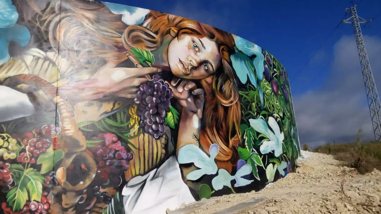 Cette artiste de Lleida remplit le monde avec ses graffitis de femmes fortes