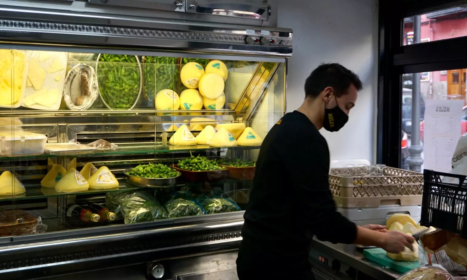 D'Geschicht wéi dräi jonk Leit déi mythesch Melos-Kroketten zu Lavapis erëmbelieft hunn