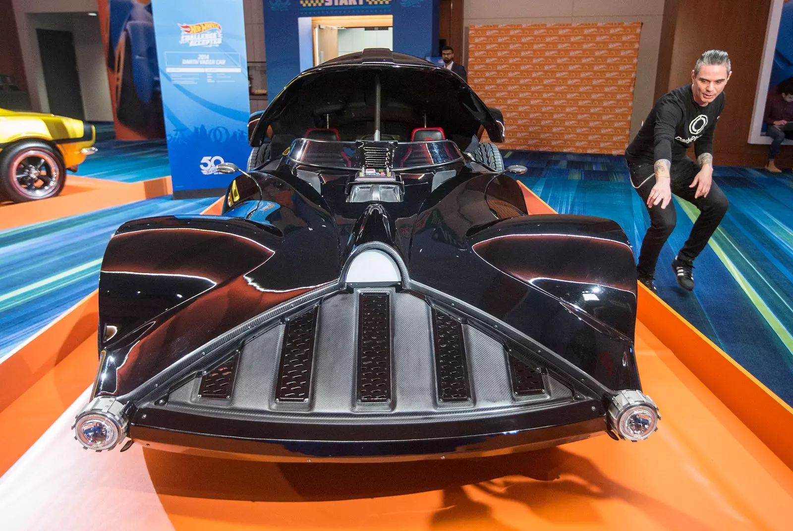 Lebensgroße Hot Wheels Darth Vader