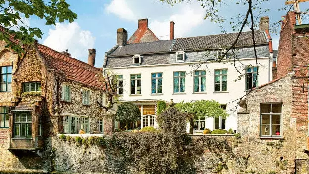 Lima wisma menawan di Bruges