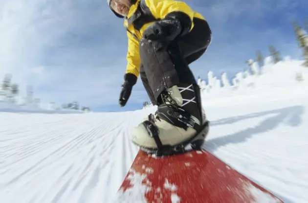 Ski gegen Schnee