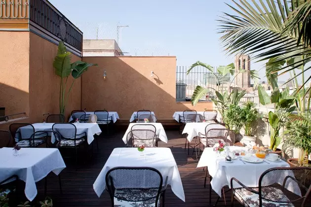 The terrace of the hotel Do.Reial