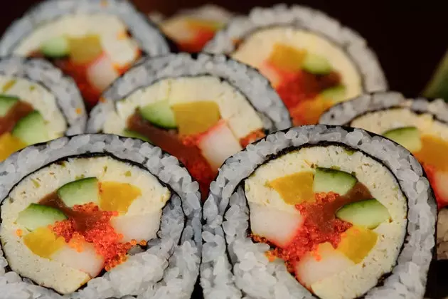 California Roll um sushi não indígena